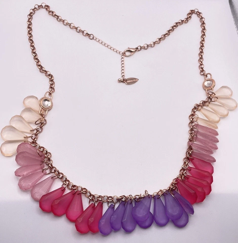 Colar Coldwater Creek rosa roxo declaração amuletos lágrima ousado colorido - Imagem 2 de 4