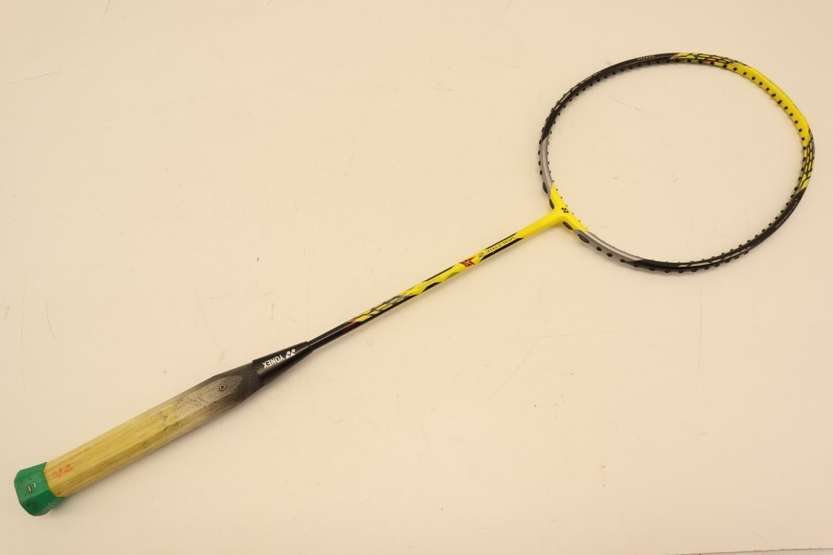 ヨネックス バドミントンラケット2本NANORAY700RP VOLTRIC80 ヨネックス バドミントンラケット2本NANORAY700RP VOLTRIC80