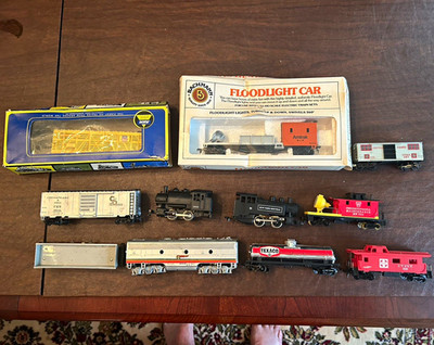 AHM Bachmann Trains HO Scale Mixed Lot NYC Freight Cars Box Flat 9pc Set