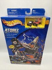 Hot Wheels Atomix #4 Dead Man's Curve Micro Set NIB Diecast BX75