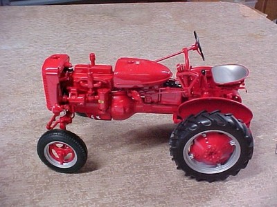 Franklin Mint Precision Models 1946 Farmall A Farm Tractor 1:12 *Missing Muffler
