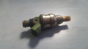 INP484 Einspritzventil INP-484 Mazda 323 DE674447-66
