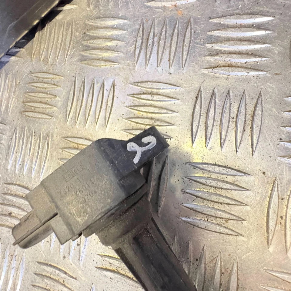 MAZDA 2 2010 IGNITION COIL ZJ2018100 K5014 - image 2 of 4