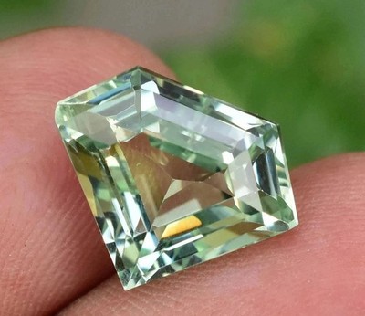9.37 Ct Natural Ceylon Fancy Green Parti Sapphire Loose Gemstone AAA