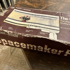 Black & Decker Light Spacemaker Plus Under Cabinet PLA100 w/Outlet 1988