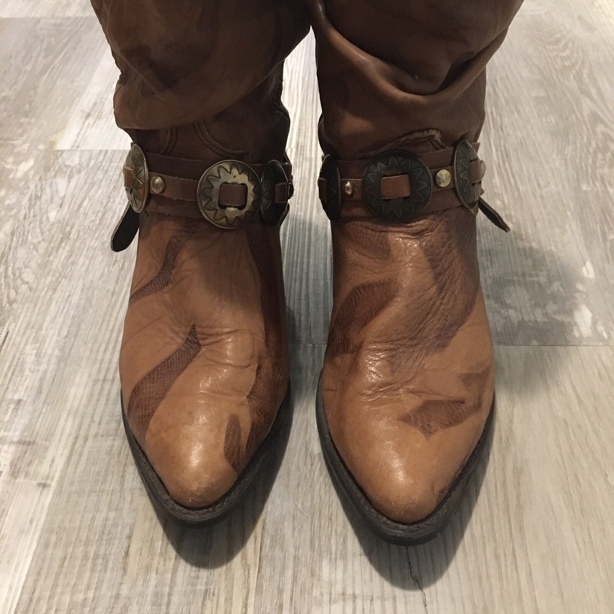 靴 rare 00s dingo concho western boots Dingo Women's Brown Leather Pointed Toe Cuban Heel Western Boot