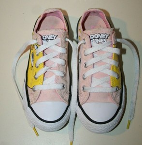 tweety bird converse shoes