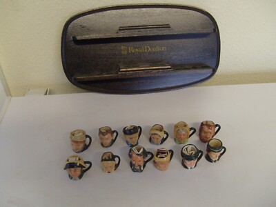 Royal Doulton Charles Dickens Gedenkset 12 kleine Figurenkrüge + Stan