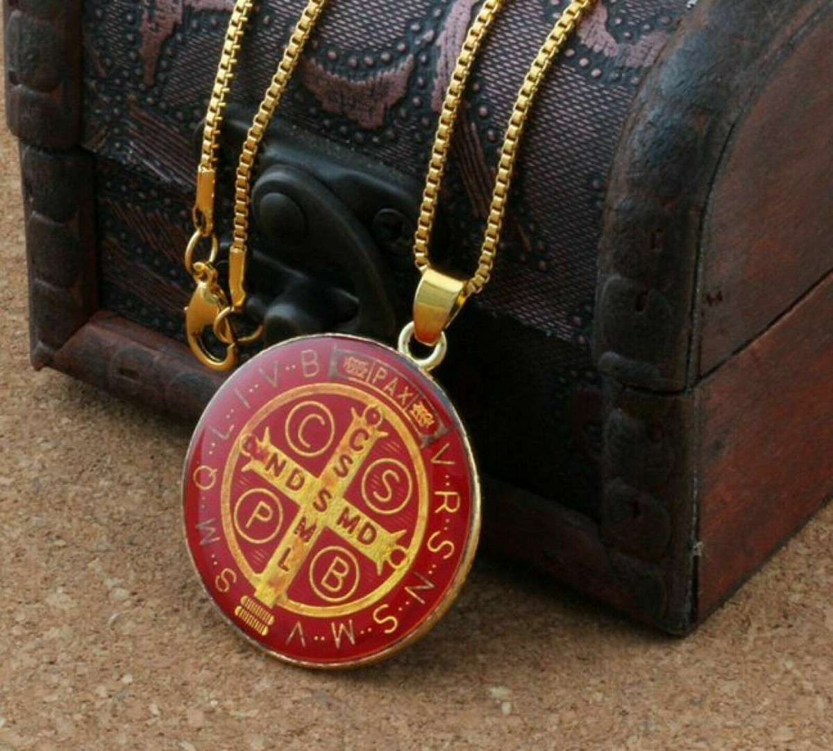 Boîte à Bijoux & Collier Amulette Croix Émaillée | Protection Spirituelle St Benoît | Cadeau Religieux