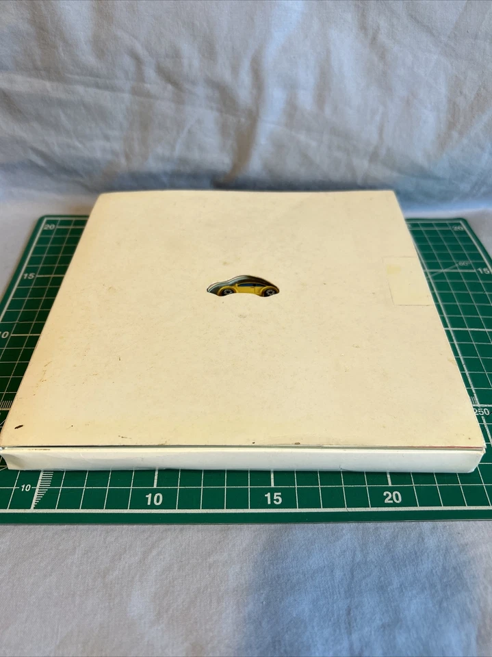 Micro Machines, Salón del Automóvil de Detroit, folleto promocional VW, Galoob, 1998 #011001 Foto 4 de 4