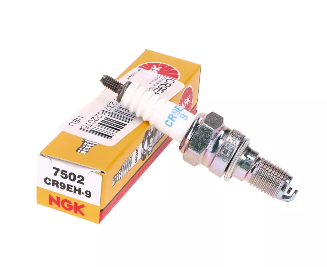 NGK 7502 Standard Nickel Spark Plug CR9EH-9 New