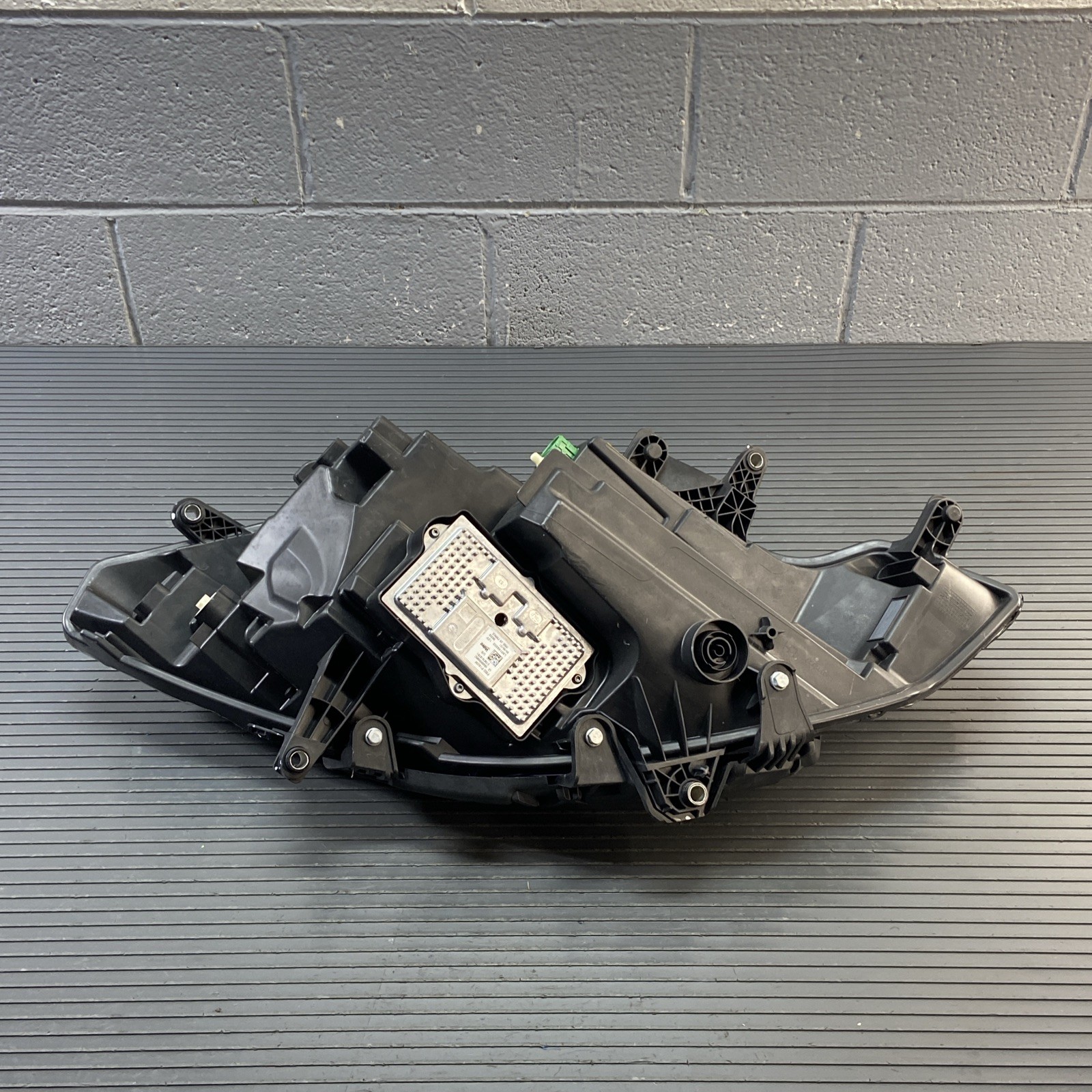 2018-2024 Ferrari 812 Superfast F152M Front Left Headlight 338314 OEM *NOTE*