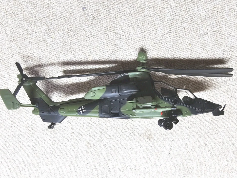 Modellhubschrauber Eurocopter Tiger Militär Metall mit Feuermechanismus