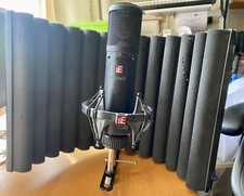 Se2200a Li C Cardioid Condenser & Se Rf-x Voiceover Booth With Pop Shield