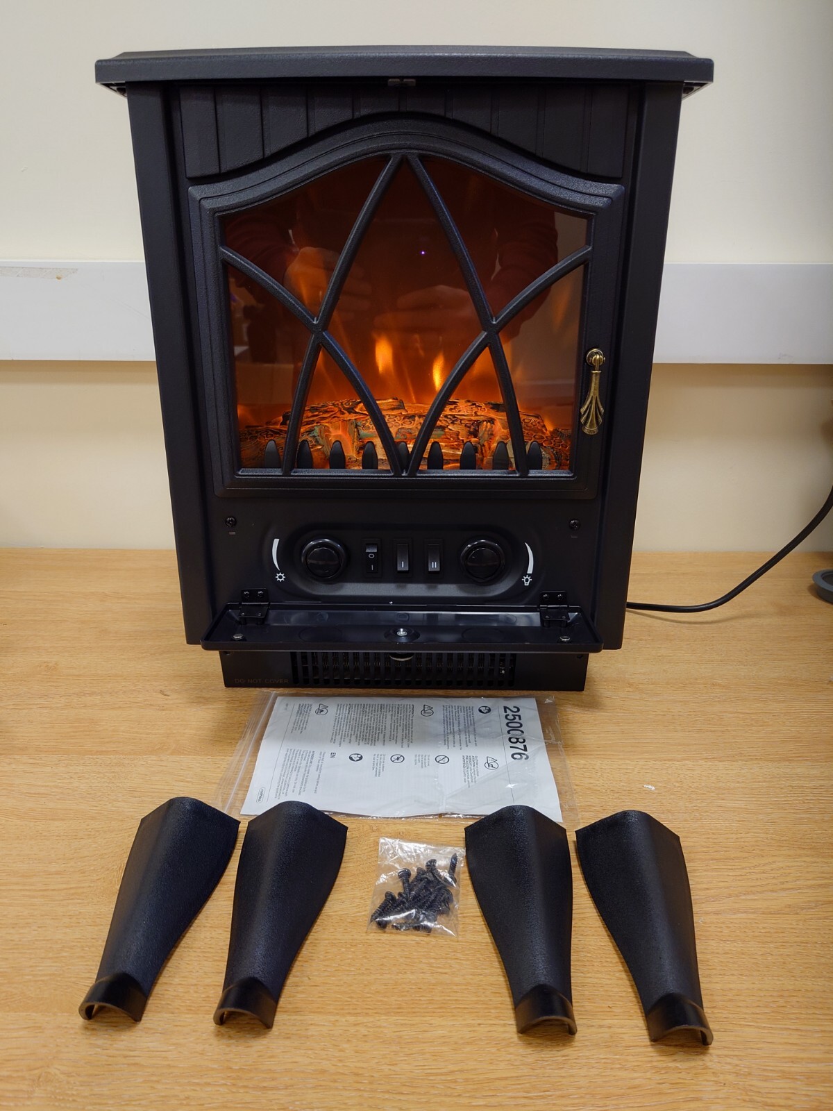 VonHaus Electric Stove Heater 1850W Indoor Fireplace Log/Wood Burner