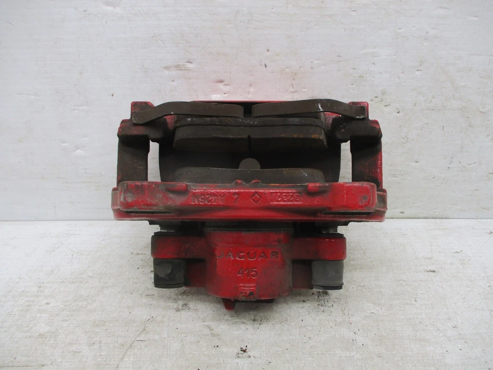 Pinza lateral del pasajero delantero Jaguar F-PACE 17 18 19 20 OEM LKQ Foto 3 de 4