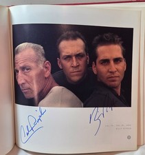 Libro The Face of Baseball autografiado por 28 jugadores; Robin Yount, Ryne Sandberg