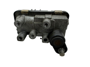 BMW X5 F15, F85 Elektrische Turboladersteuerung 6NW010430 4933519410
