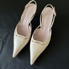 VERA WANG Women’s Ivory Heel Pointed Toe Kitten Heel Dress Shoes Size 39.5