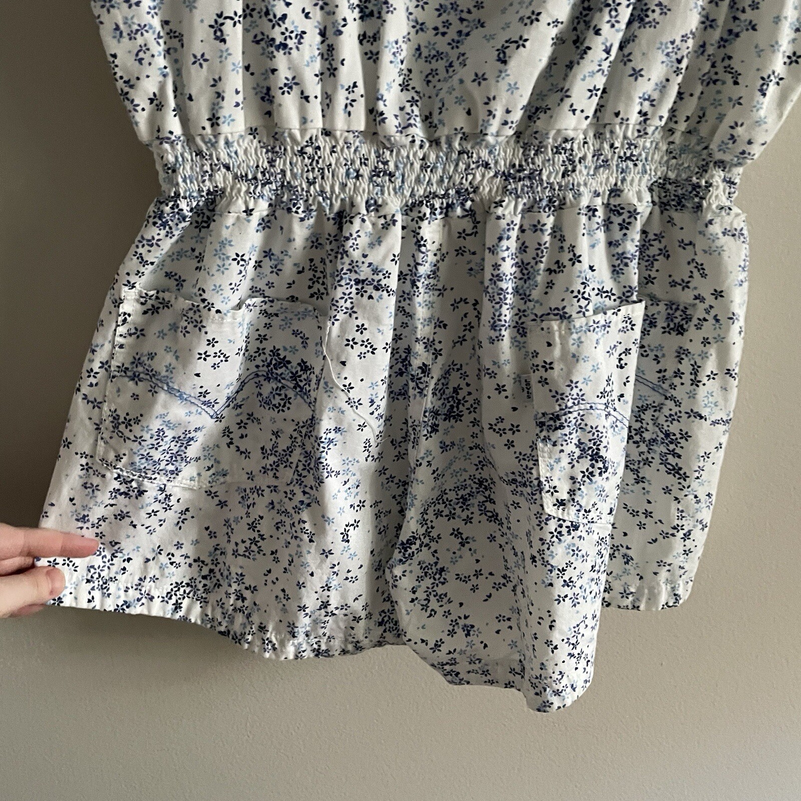 Levi’s Women Sz L White/Blue Floral Adjustable Strap Ruffle Shorts Romper thumbnail 7