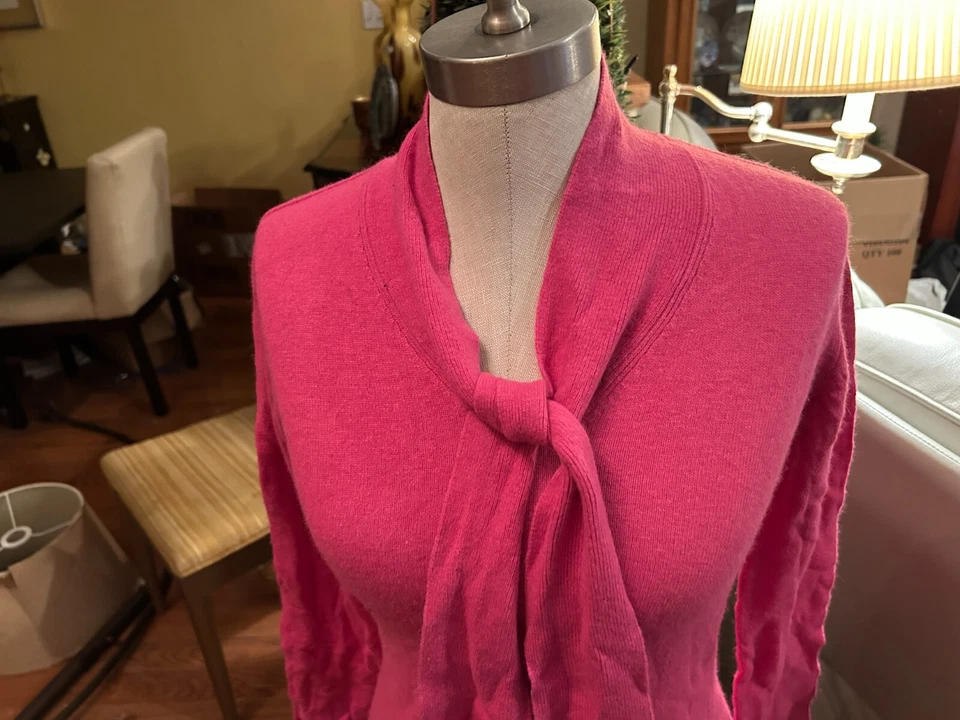 Suéter Willi Smith Para Mujer S Rosa Caliente con Acento de Corbata Lana de Cordero/Angora/Cashmer Foto 2 de 4