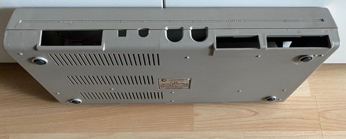 Commodore C64 Boîtier, Fabriqué En Angleterre U. K.B 1558228, Bon État #15 25 - Photo 8 sur 11
