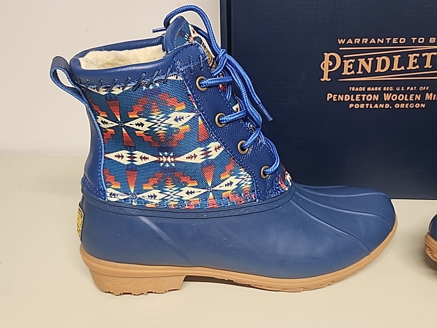 Pendleton Women’s Heritage Pattern Tucson Duck SR… - image 2