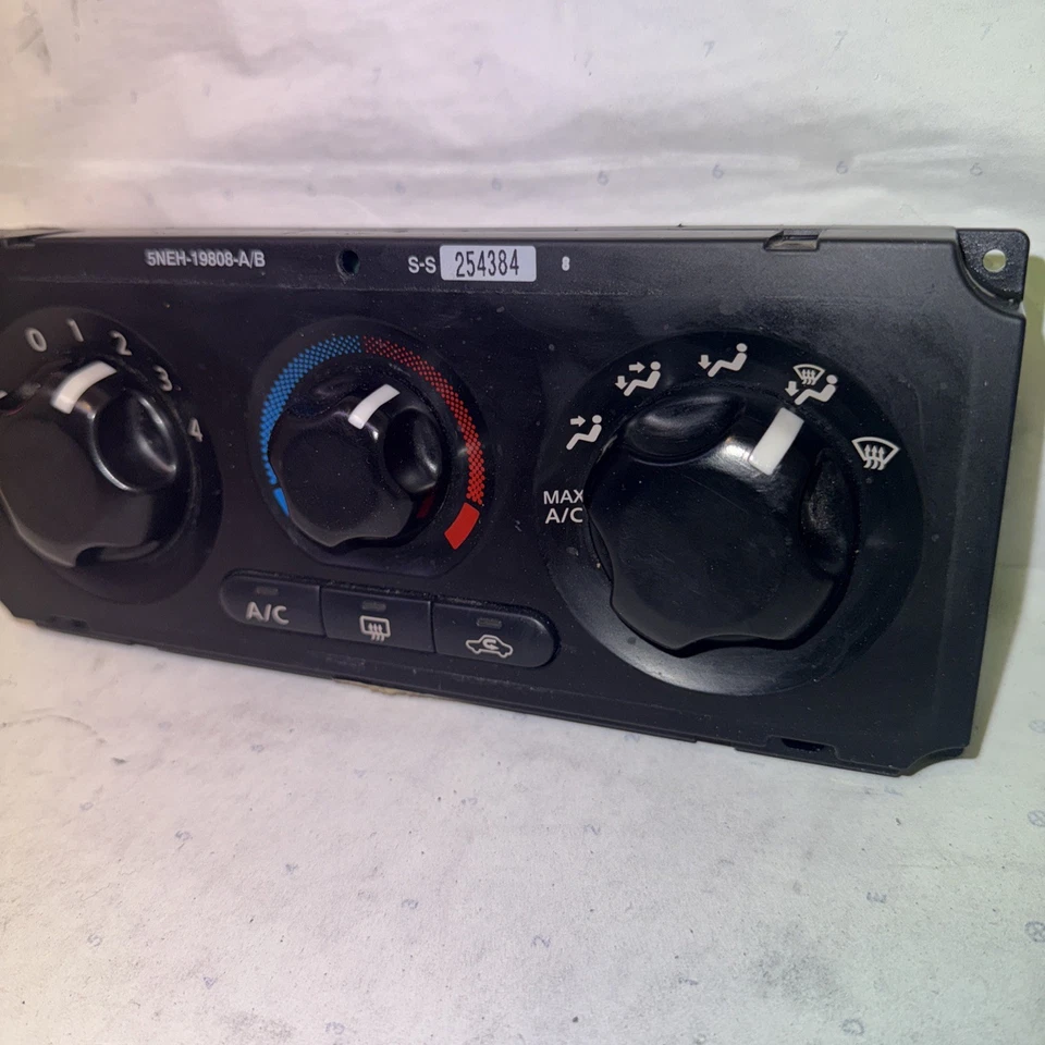2005-2012 Nissan Pathfinder / Xterra AC Heater Climate Temperature Control 05-12 - Image 4 of 4