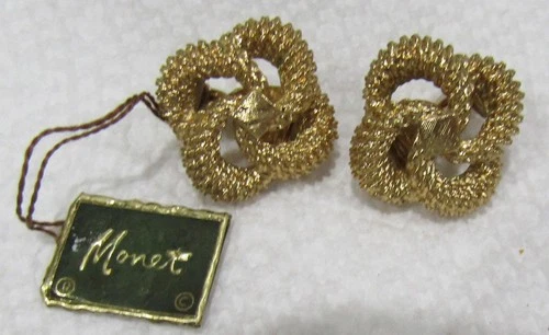 Lot #19 Jewelry Vintage Monet Gold Tone Textured Knot Clip-on Earrings