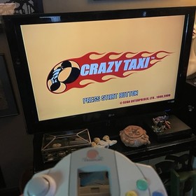 SEGA Sports Dreamcast Console Bundle w/ 2 Controllers, Crazy Taxi Game AV READ!!