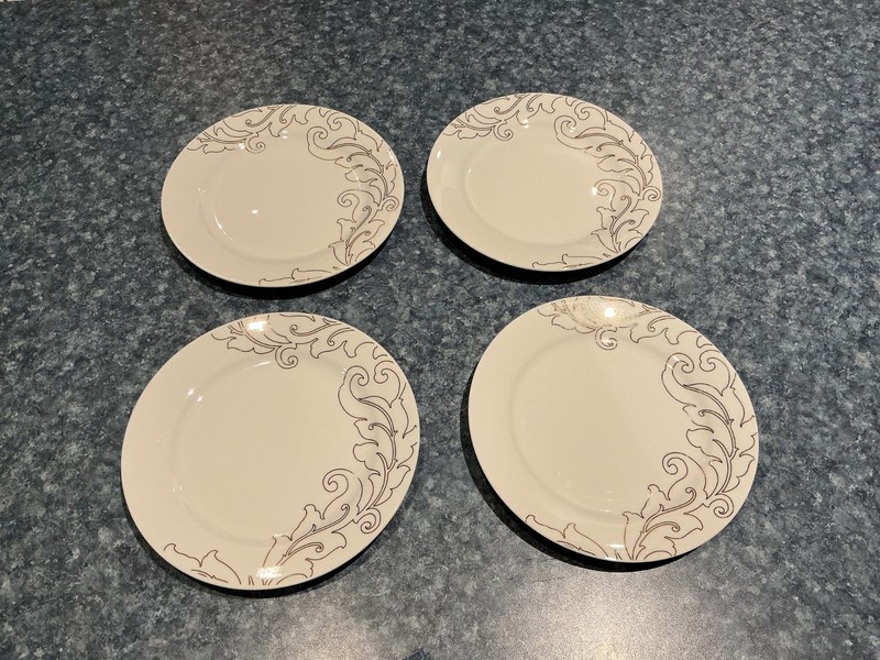 4 White w/ gold Acanthus Floral salad/dessert/appetizer plates  7 1/2”