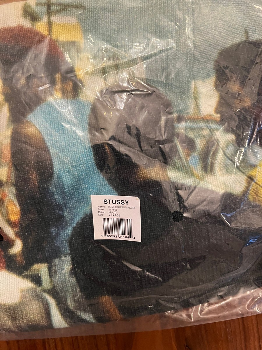 STÜSSY © 2022 PETER TOSH PRINT MID GAUGE COTTON SWEATER STÜSSY © 2022 PETER TOSH PRINT MID GAUGE COTTON SWEATER