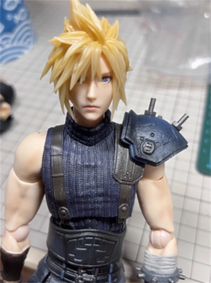 Final Fantasy VII Remake Cloud Strif 2.0 Play Arts Kai Action