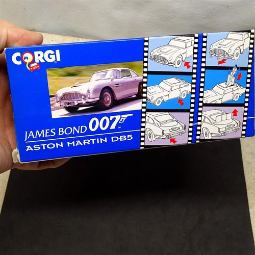 Vintage Corgi James Bond 007 Aston Martin DB5 Car In Box, Figures, Die Cast - Picture 4 of 9