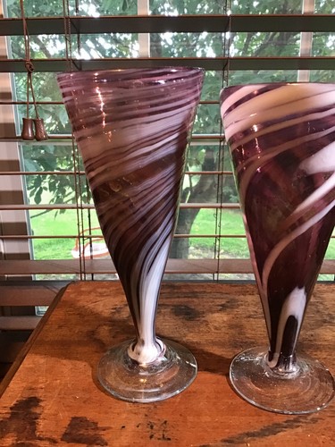 2 Hand Blown Amethyst Purple White Swirl champagne wine glasses - Picture 4 of 7