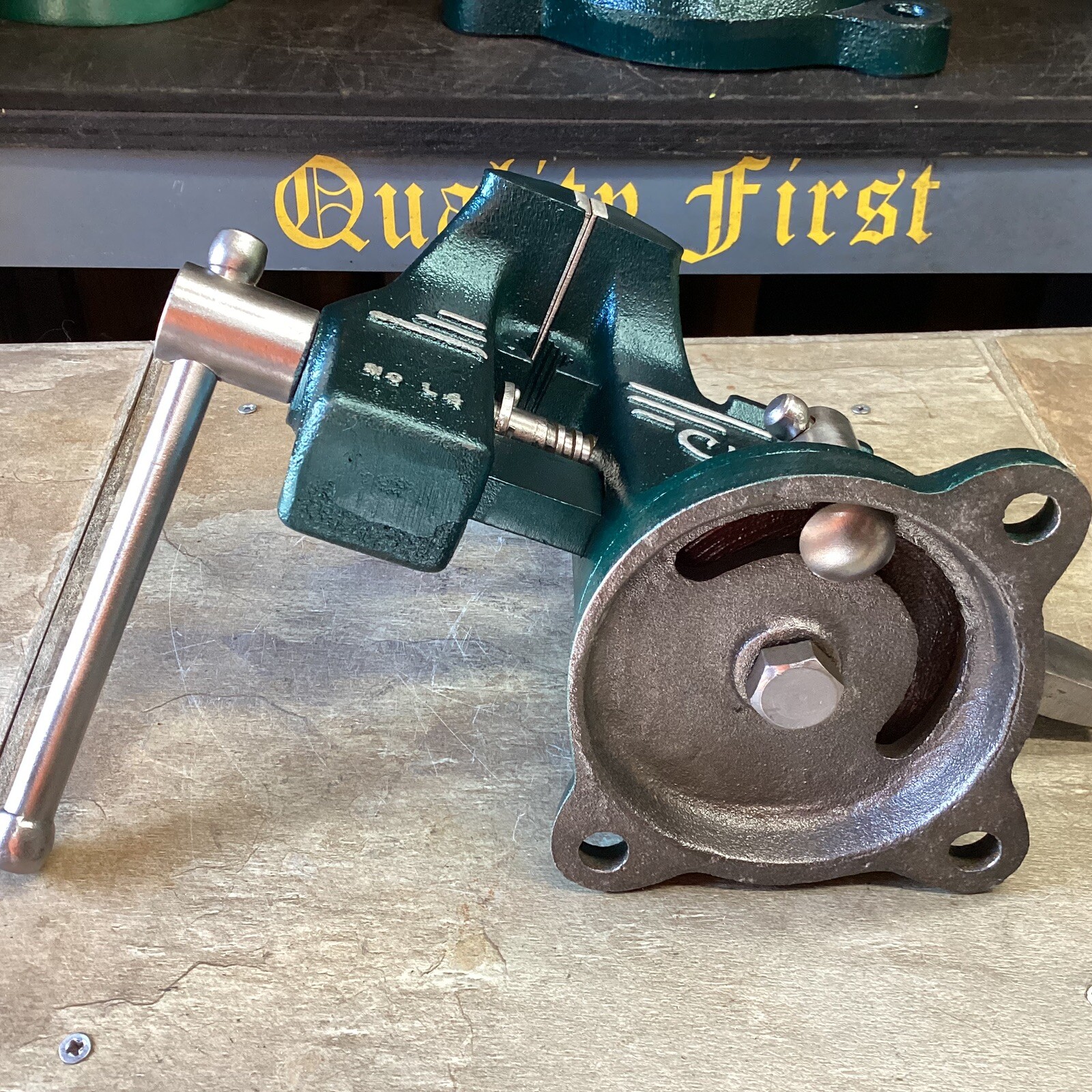 RESTORED VINTAGE CHIEF L4 BENCH VISE 4 In Jaw 13 Lbs USA eBay