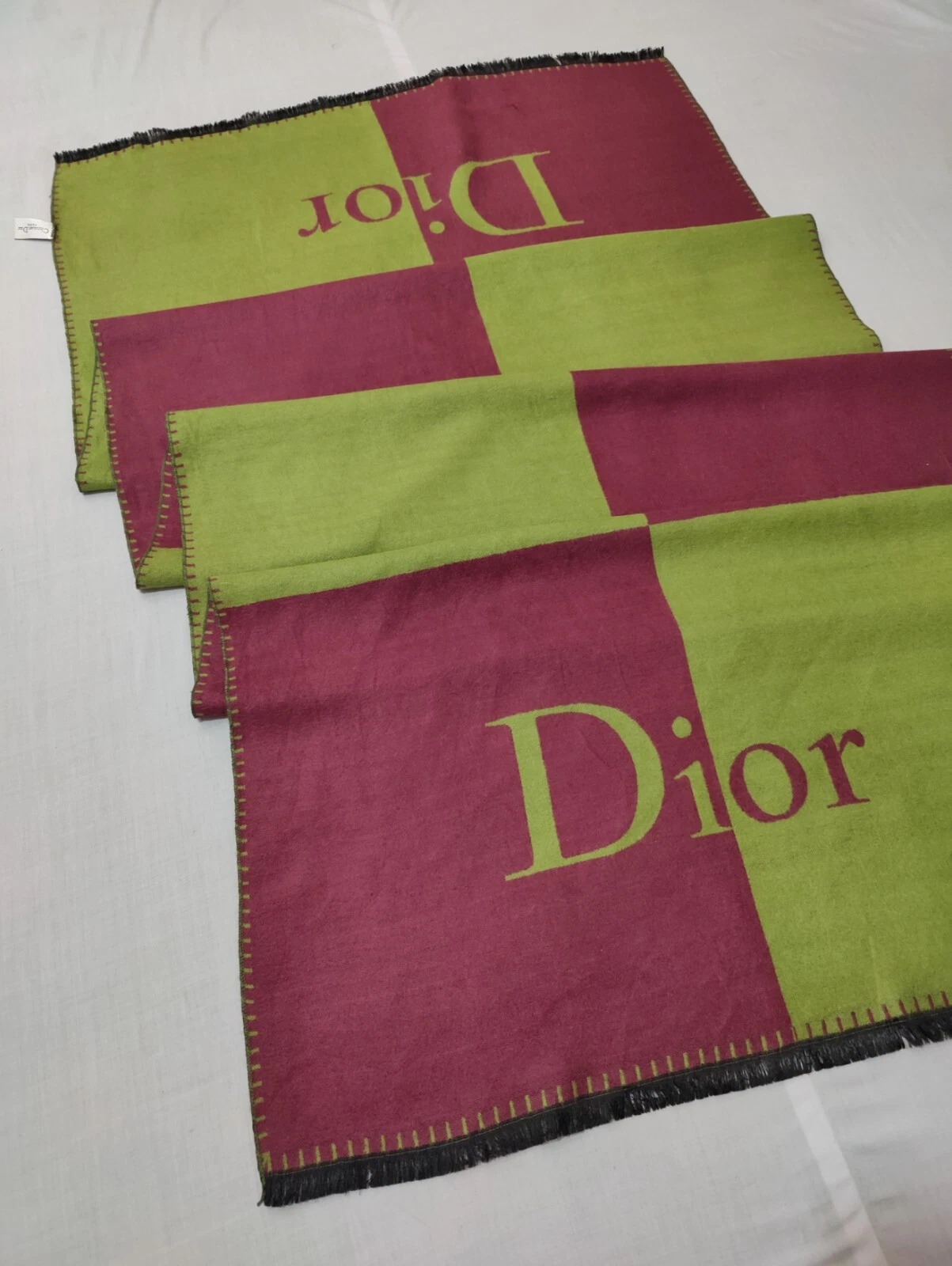 Christian Dior écharpe châle étole laine cachemire multicolore logo unisexe étiquette Italie