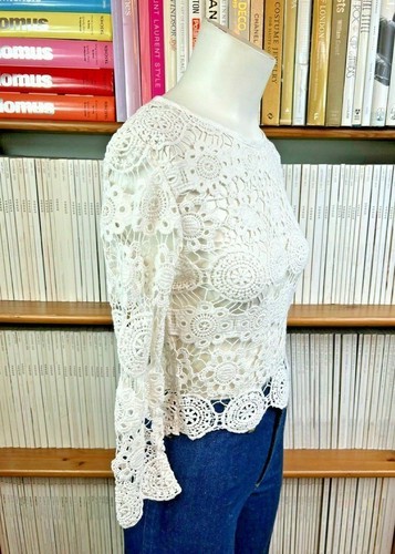 New TFNC Ladies XS 8 Top Blouse Crochet Knot Floral Lace Scalloped Cropped Sheer - Picture 4 of 9