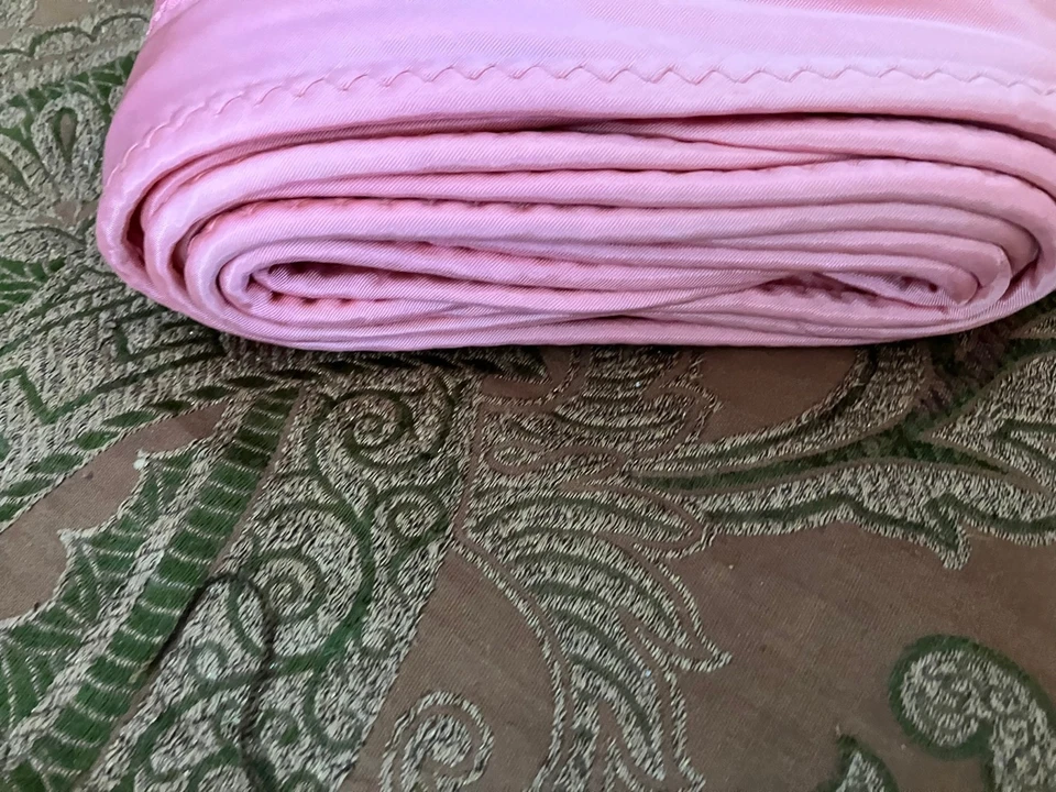 Cinta cosida en capas de satén de 3" borde rosa pálido - se vende por yarda Foto 2 de 4