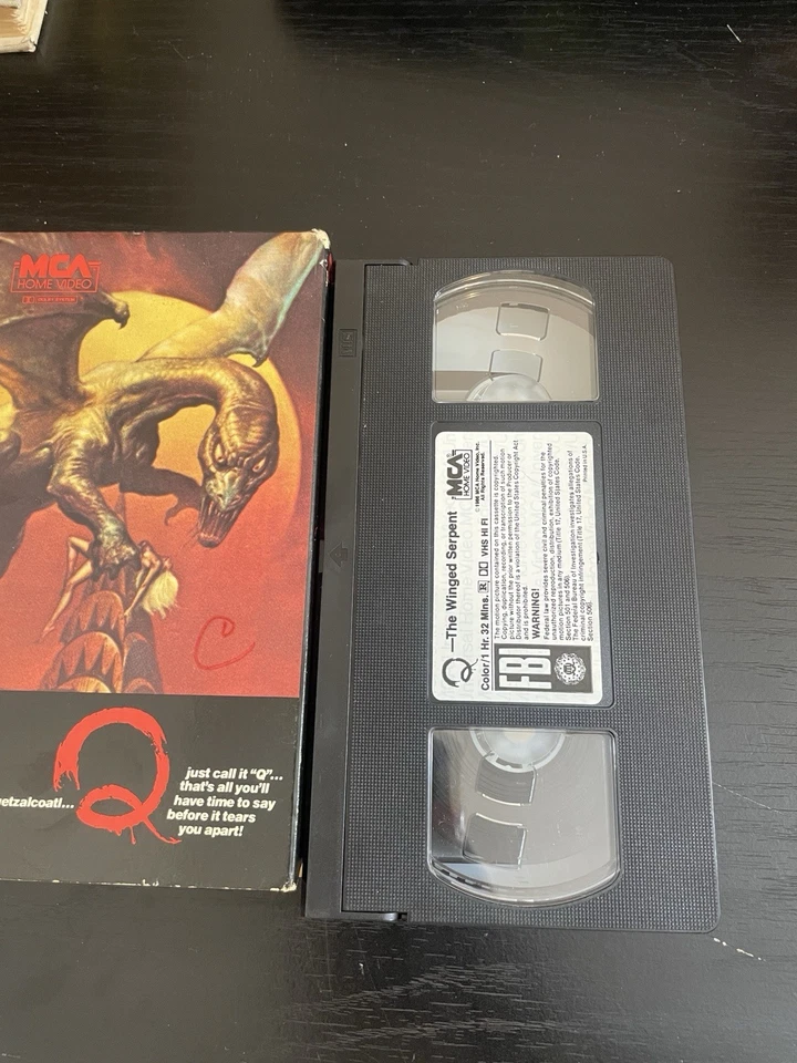 Q - The Winged Serpent (VHS) MCA Home Video 1990 VHS Foto 3 de 4