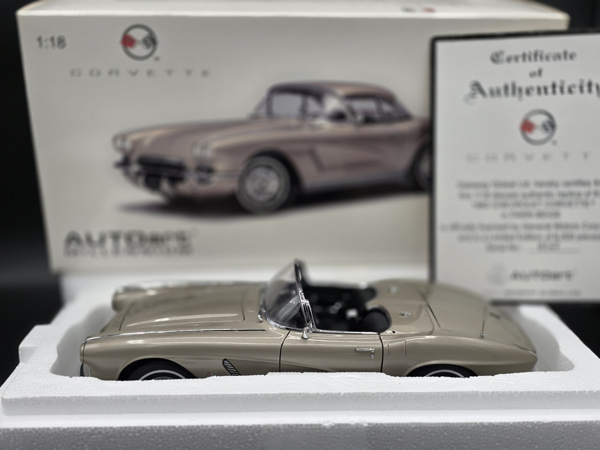 Autoart Millennium 1962 Chevrolet Corvette 1:18 Diecast Car 71101