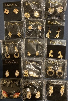 Lot Of 15 Dolphin Ore Earrings