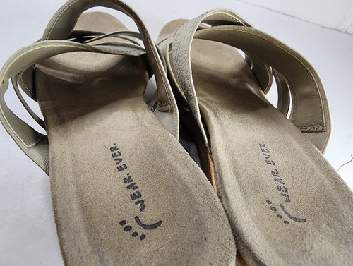 WEAR. EVER Goldy Embossed Floral Tan/ Beige Wedge SLIDES Size 8M-Nice - Picture 9 of 9