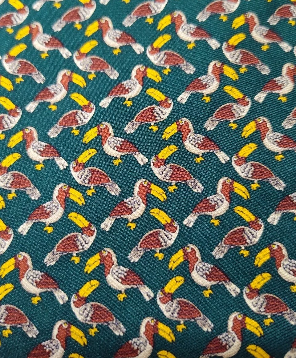 VINTAGE Brooks Brothers Basics Mens Silk Necktie Toucans All Over Print 59x3.5" thumbnail 2