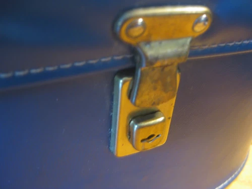 Vintage Australian LISABETH Blue Beauty Case (1960s) Made Sydney - Picture 10 of 14