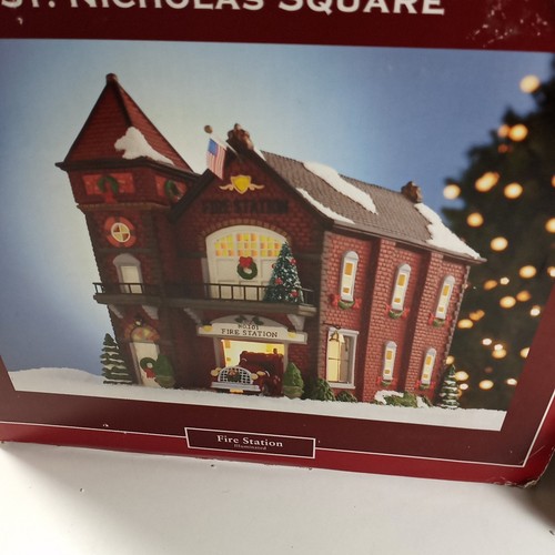 The Village Collection by St. Nicholas Square beleuchtet "Feuerwache" mit Box - Bild 3 von 10
