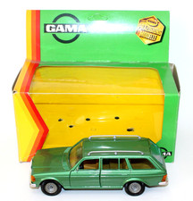 Gama Super 2115 Mercedes W123 300TD Diesel Wagon 1:26 Green VNM Boxed W Germany