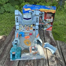 Rare 2001 Hot Wheels Cyborg City Playset Moto...