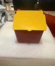 10pk feeders With Lid/ 10pk Comedero Con Tapa