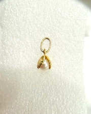 Estate 14K Yellow Gold Pearl Clam Seashell Pendant